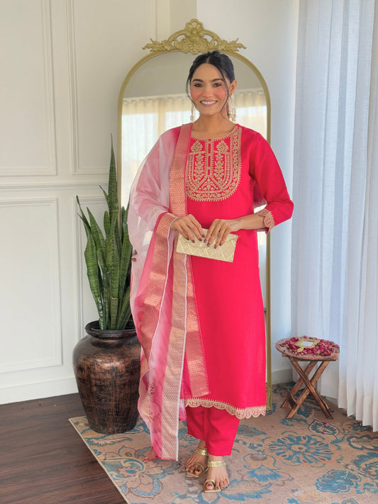 Beautiful Rani Color Viscose Rayon Fabric Kurtis Pant Set